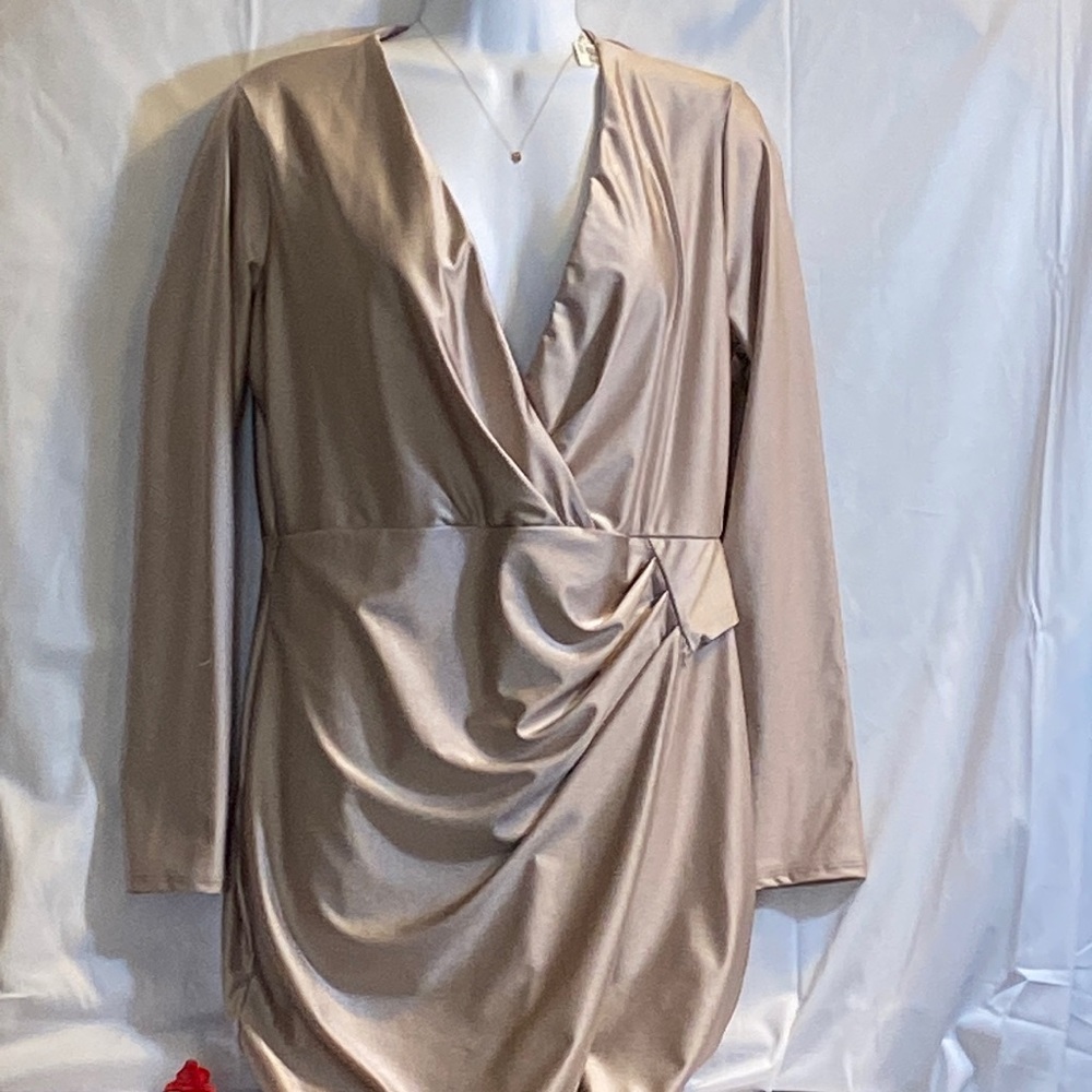 NEW FAUX WRAP DRESS BEAUTIFUL XL COLOR BLUSH NWT